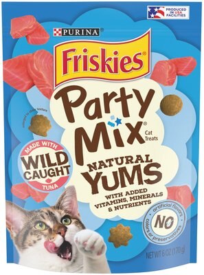 Friskies Party Mix Natural Yums with Real Tuna Cat Treats, slide 1 of 1