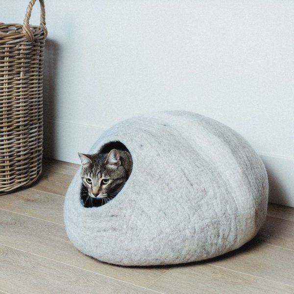 Mau Lifestyle Horizon Large Wool Felt Cave Cat Bed slide 1 of 5