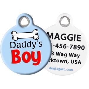 dog tag reads daddy's boy