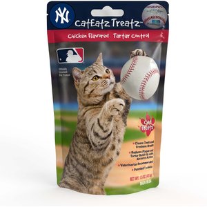 Team Treatz CatEatz Treatz MLB Yankees Chicken Flavor Tartar Control Dental Cat Treats