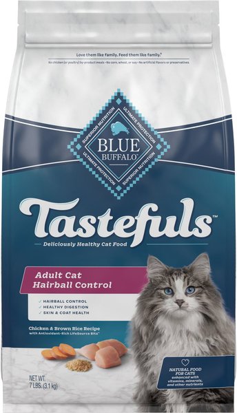 Blue Buffalo Indoor Hairball Control Chicken & Brown Rice Recipe Adult Dry Cat Food, 7-lb bag slide 1 of 10